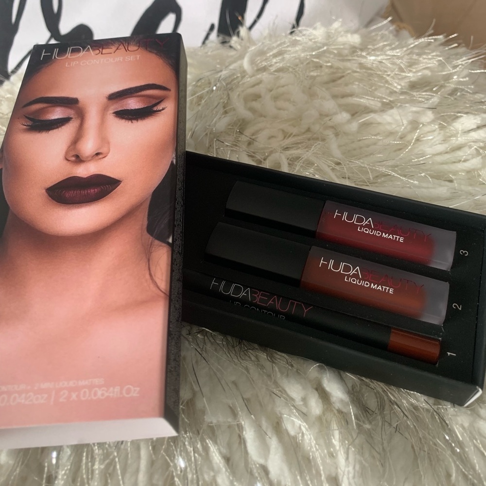 Huda Beauty - Lip Contour Set